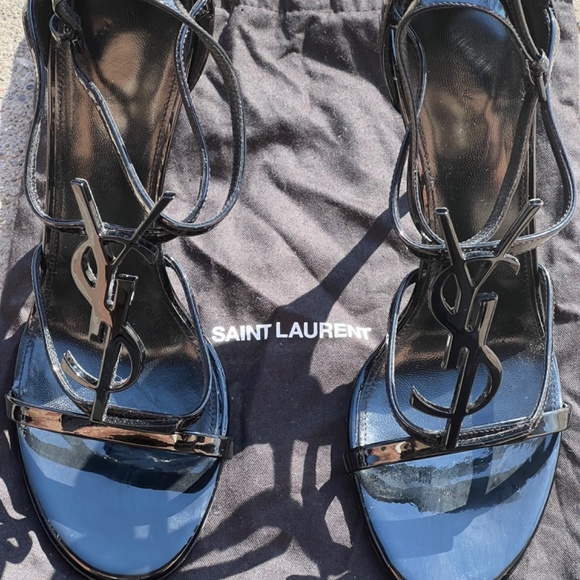 YSL CASSANDRA SANDALS IN PATENT LEATHER YSL 39 - US 9 WOMEN